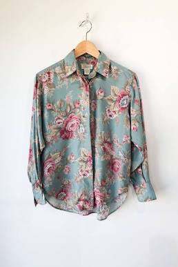 CAUTION TO THE WIND Size Medium Blue Floral Womens Shirt