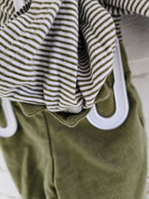 Load image into Gallery viewer, Carter&#39;s Outfit
